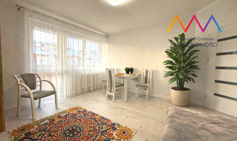 OKAZJA Dwa pokoje ,duży balkon, I piętro